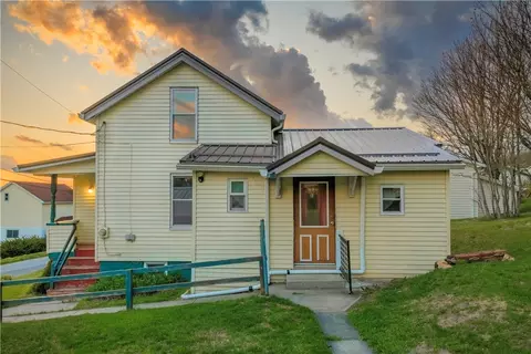607 Devlin St, Gallitzin, PA 16641