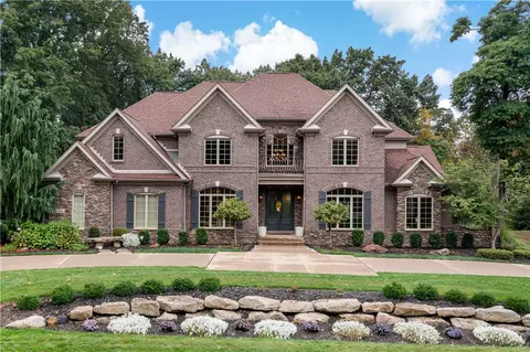 201 Macfadden Dr, Gibsonia, PA 15044