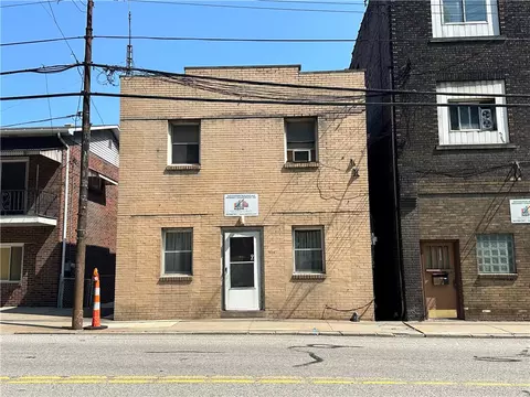 926 Island Ave, Mckees Rocks, PA 15136
