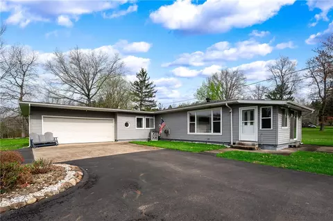 321 Palmer Rd, Edinburg, PA 16116