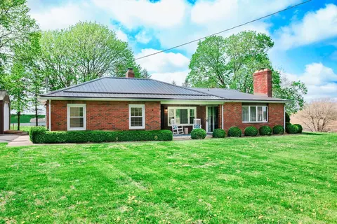 854 N Washington Rd, Petrolia, PA 16050