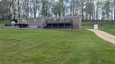 203 Colvin Rd, Greensboro, PA 15338