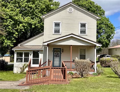 42 9th St, Lucerne Mines, PA 15754