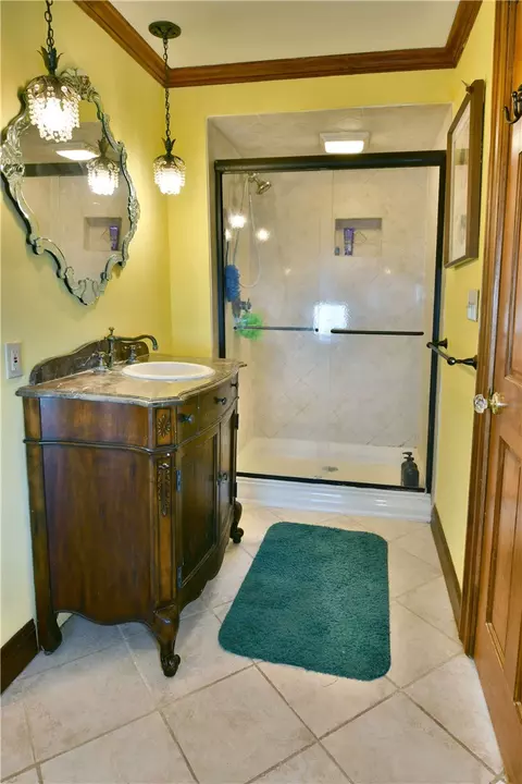 Bath - 1001 Grant St, Monaca, PA 15061 photo 8 of 9