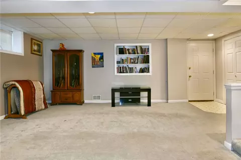 Living - 1001 Grant St, Monaca, PA 15061 photo 9 of 9