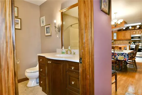 Bath - 1001 Grant St, Monaca, PA 15061 photo 2 of 9