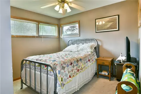 Bedroom - 1001 Grant St, Monaca, PA 15061 photo 3 of 8