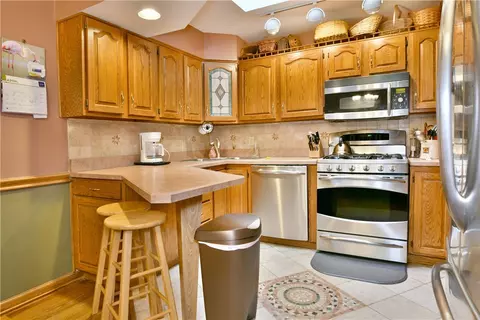 Kitchen - 1001 Grant St, Monaca, PA 15061 photo 1 of 2
