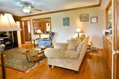 Living - 1001 Grant St, Monaca, PA 15061 photo 1 of 9
