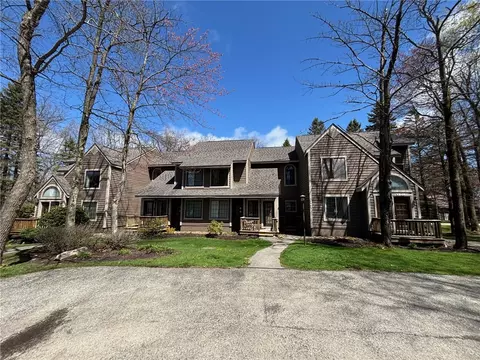 1148 Tanyard Ln, Hidden Valley, PA 15502