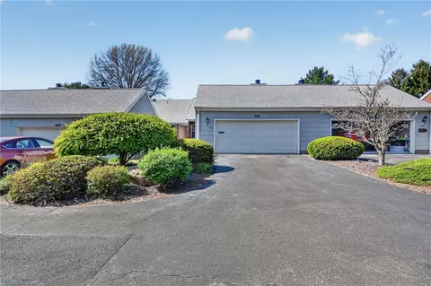 142 Roscommon Pl, Canonsburg, PA 15317