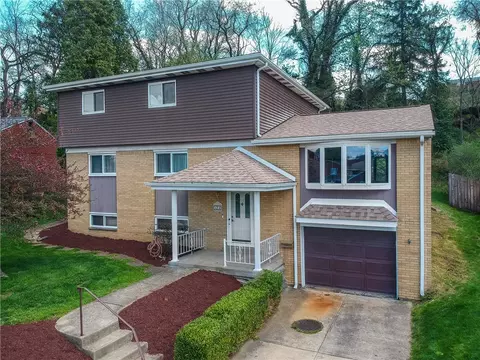 424 Macbeth Dr, Penn Hills, PA 15235