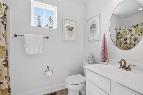 Bath - 3101 Pointe View Dr, Mars, PA 16046 photo 3 of 3