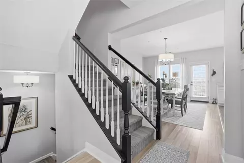 Entry Way - 3101 Pointe View Dr, Mars, PA 16046 photo 2 of 3