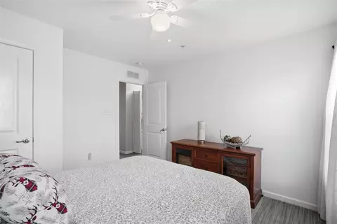 Bedroom - 3101 Pointe View Dr, Mars, PA 16046 photo 5 of 7