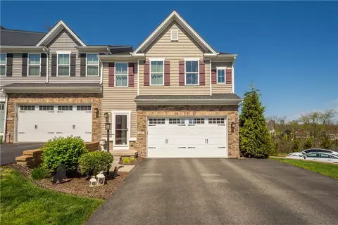 1461 Deer Creek Crossing Dr, Canonsburg, PA 15317