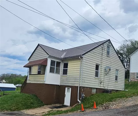 23 Cross St, Burgettstown, PA 15021