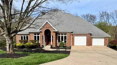 217 Pine Grove Ct, Baden, PA 15005