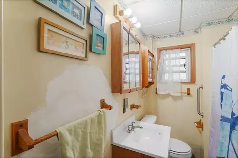 Bath - 1507 Grant St, Braddock, PA 15104 photo 2 of 2