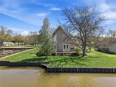 12879 E Canal Dr, Conneaut Lake, PA 16316