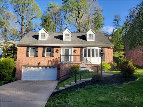 215 Black Oak Dr, Pittsburgh, PA 15220