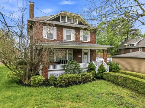 896 Alcoma St, Sharon, PA 16146