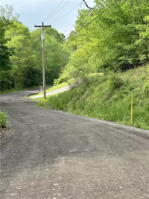 510 Cooney Hollow Rd, Sewickley, PA 15143