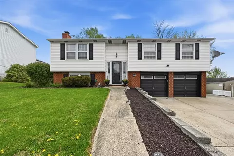 108 Cranbrooke Dr, Coraopolis, PA 15108
