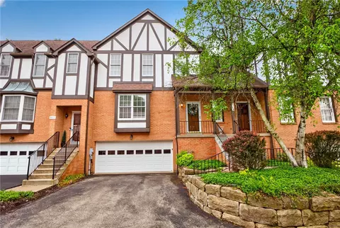 313 Kingsberry Cir, Pittsburgh, PA 15234