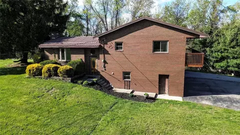 305 Upper Middletown Rd, Smock, PA 15480