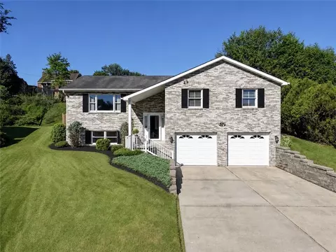 209 Falcon Rdg, New Kensington, PA 15068