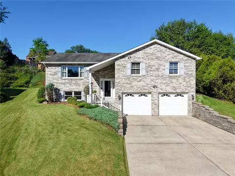 209 Falcon Rdg, New Kensington, PA 15068