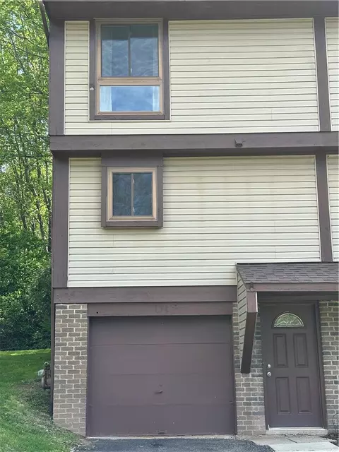 134 Lebeouf, New Kensington, PA 15068
