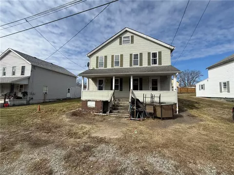 151-152 Meadow St, Westland, PA 15378