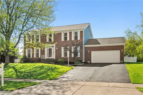 121 Tiffany Ridge Dr, Coraopolis, PA 15108