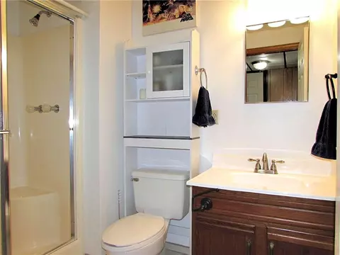 Bath - 5941 Graybrook Dr, Export, PA 15632 photo 2 of 6