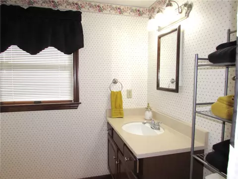 Bath - 5941 Graybrook Dr, Export, PA 15632 photo 4 of 6