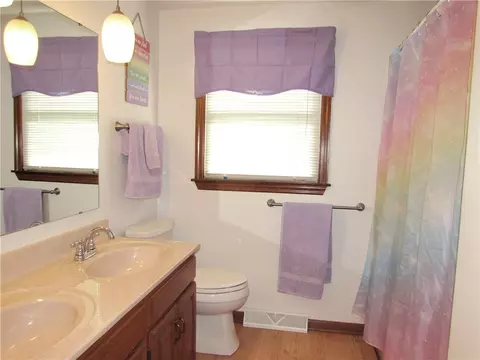Bath - 5941 Graybrook Dr, Export, PA 15632 photo 6 of 6