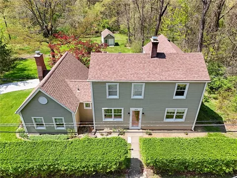 569 Dorseyville Rd, Pittsburgh, PA 15238