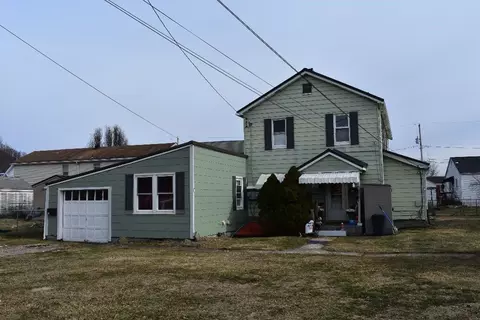 210 Maple Ln, Pittsburgh, PA 15225