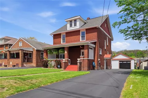 140 Wampum Ave, Ellwood City, PA 16117