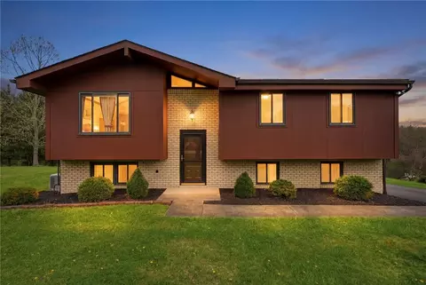 4972 Field Acres Dr, Gibsonia, PA 15044