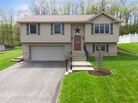 541 Lori Dr, Leechburg, PA 15656
