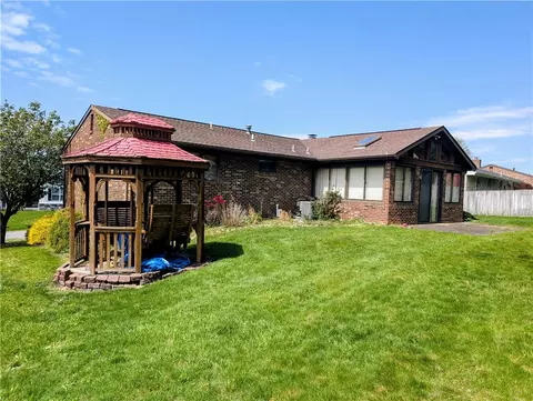 74 Windcrest, Cecil, PA 15321 photo 8