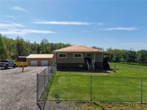 713 York Run Rd, Smithfield, PA 15478