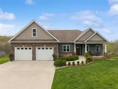 737 Janwood Dr, Latrobe, PA 15650