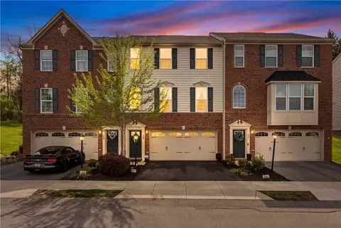 108 Noble Woods Dr, Coraopolis, PA 15108