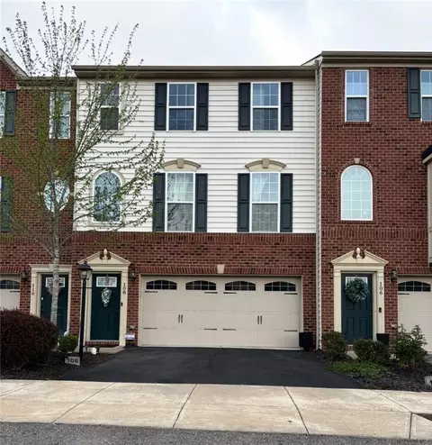 108 Noble Woods Dr, Coraopolis, PA 15108