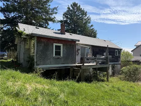 213 Gates Rd, Adah, PA 15410