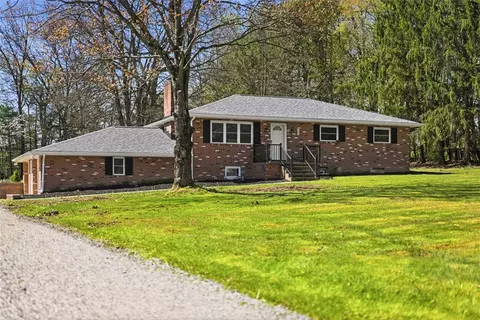 70 Bock Ln, Baden, PA 15005